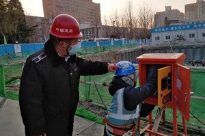 济南执法部门严查工地防疫，筑牢疫情防线，保障施工安全
