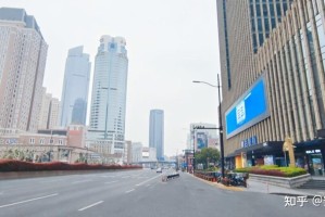 天津与上海，两座超大城市在疫情中的应对与启示