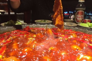 石家庄必吃的正宗重庆火锅，麻辣鲜香的地道体验