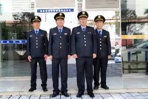 天津市场监管制服，职能象征与职业精神的体现