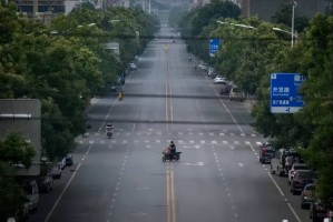 疫情下的乌鲁木齐，一座城市的坚韧与温情