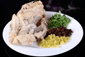 沈阳鸡架火上热搜，一座城市的美食灵魂与温情记忆