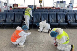 乌鲁木齐机场疫情防控指挥，筑牢空中防线，保障旅客安全