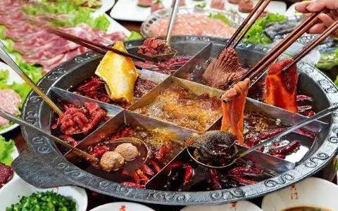 重庆火锅登上国际舞台，传统美食如何征服全球味蕾