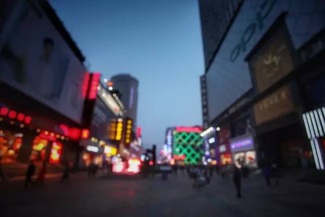 郑州市南京路，一条连接历史与现代的商业动脉