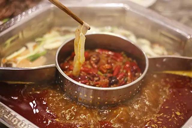 长沙必吃重庆火锅大盘点，这8家地道麻辣锅让你欲罢不能！