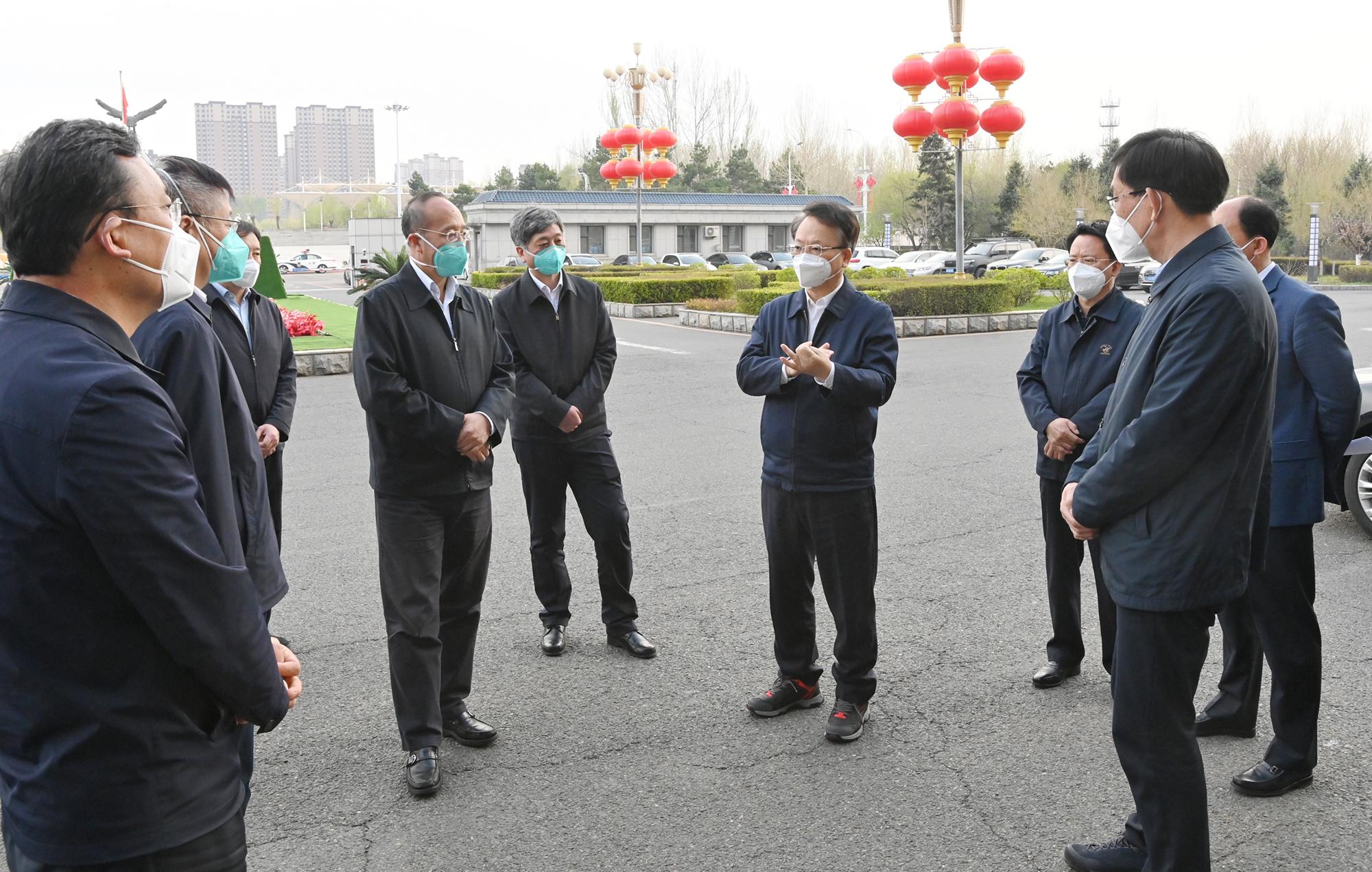 长春疫情封锁小区实录，封闭中的生活百态与人性光辉