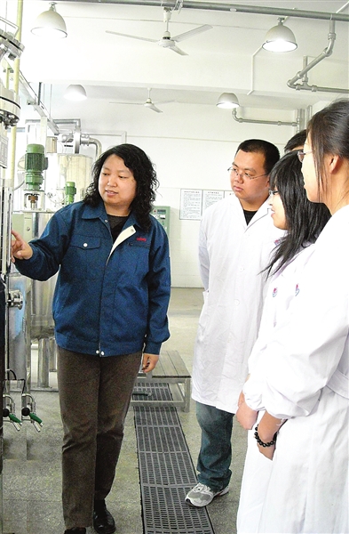 天津中医药大学郑纺，融合传统与现代的中医药教育先锋
