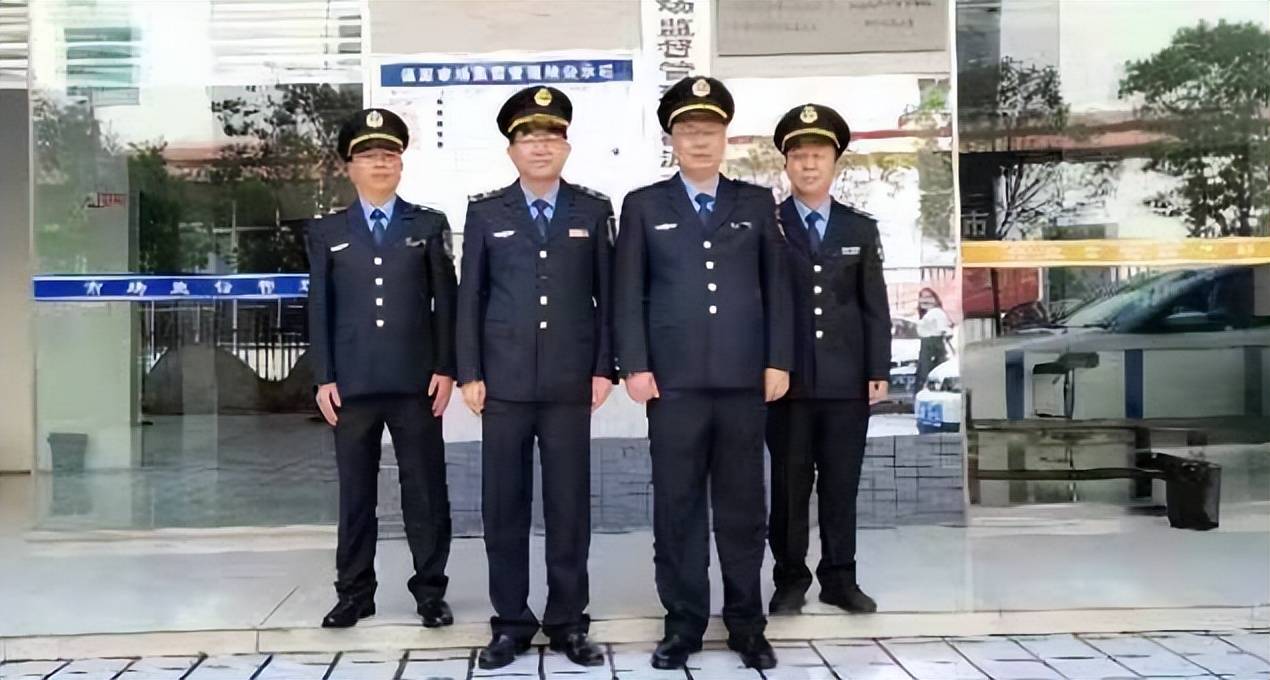 天津市场监管制服，职能象征与职业精神的体现