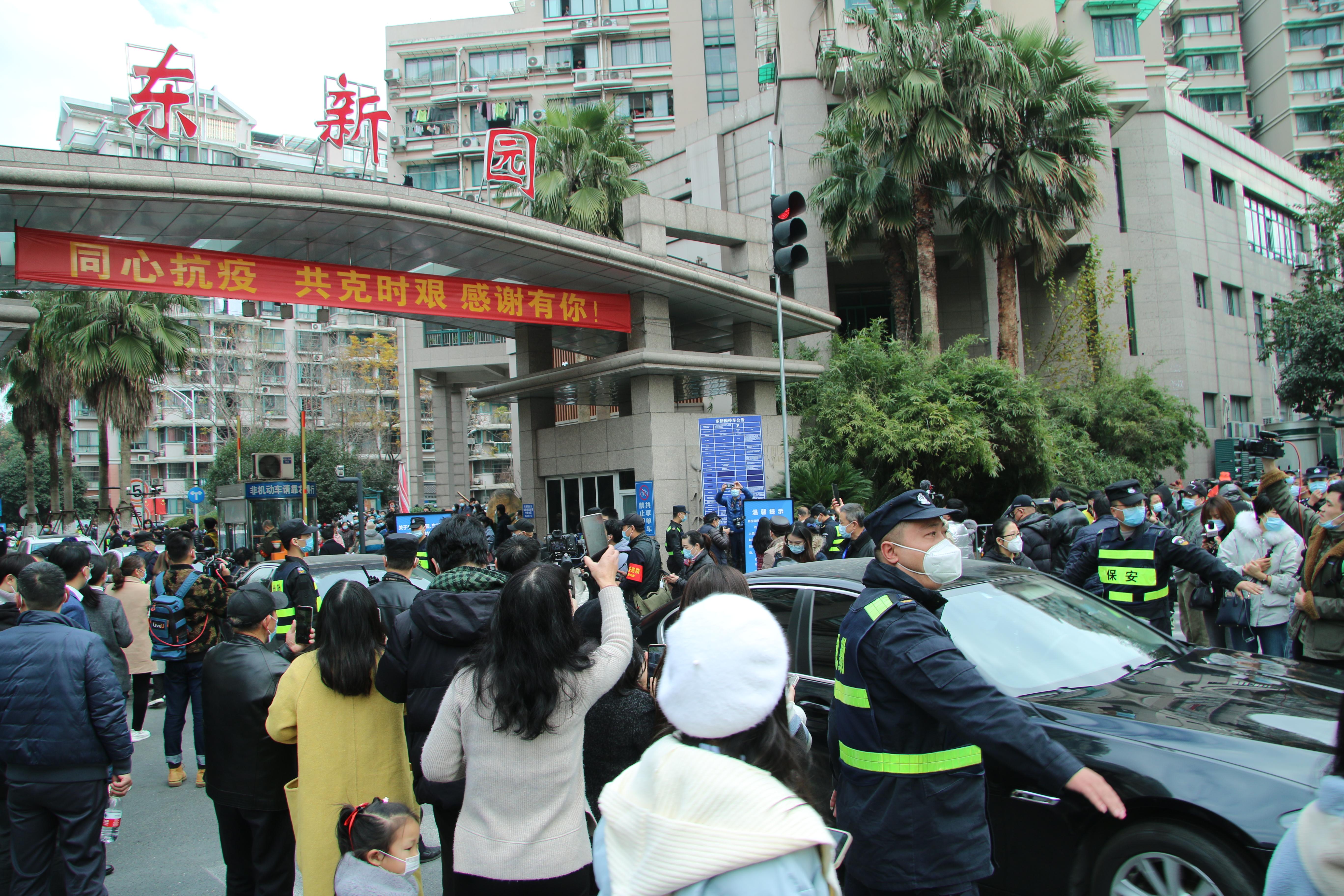 上海疫情形势趋稳，杭州防控压力骤增，双城抗疫对比分析