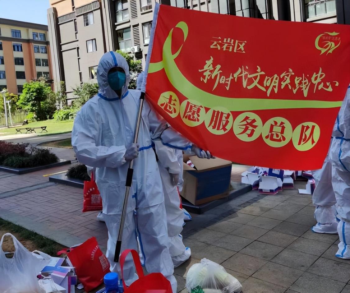 上海疫情形势趋稳，贵阳防控面临严峻挑战，双城抗疫对比分析