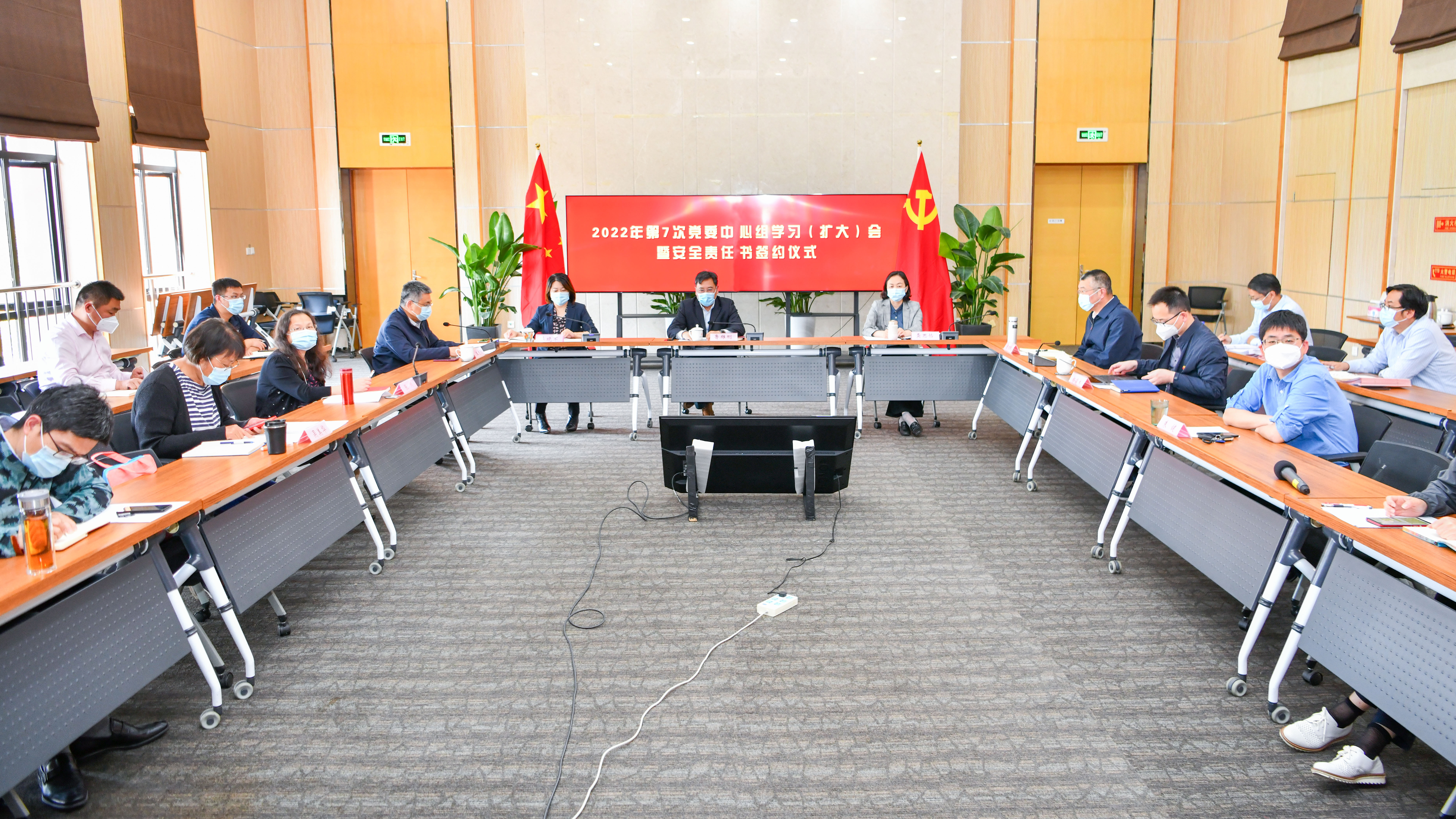 上海新冠疫情防疫指挥部，高效应对与科学防控的典范