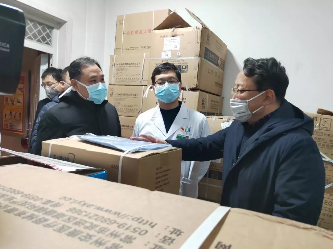 上海疫情与武汉疫情对比，防控措施、经验教训与社会影响