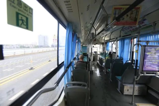 上海市新冠肺炎领导小组，守护城市安全的坚强堡垒