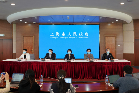 上海市卫生健康委新闻发言人，权威解读与健康守护者