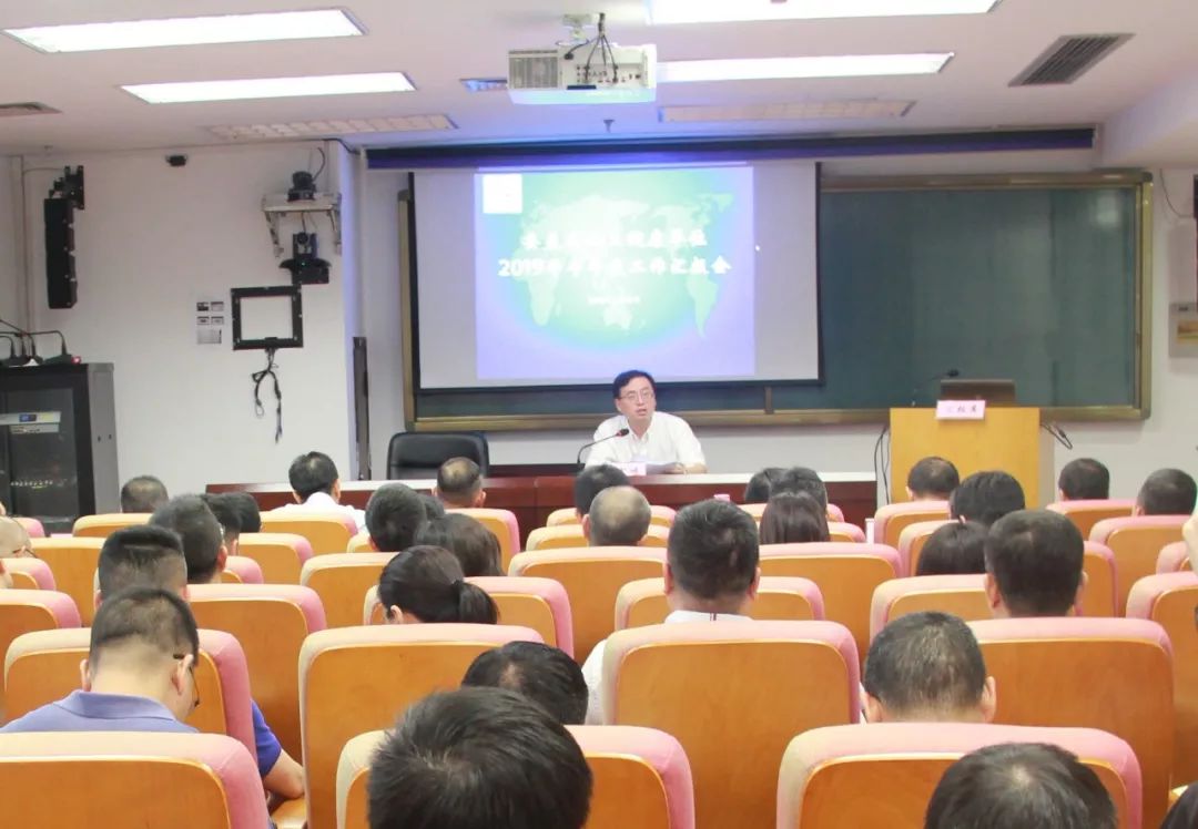 上海市卫健委张雄，公共卫生事业的领航者与改革先锋