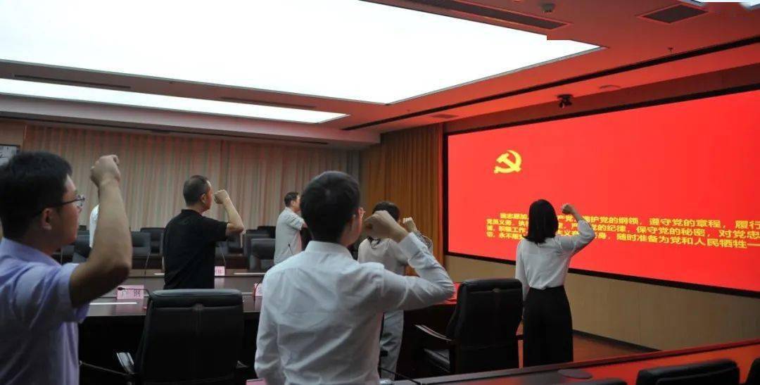 上海市卫健委办公室副主任，职责、挑战与公共卫生使命
