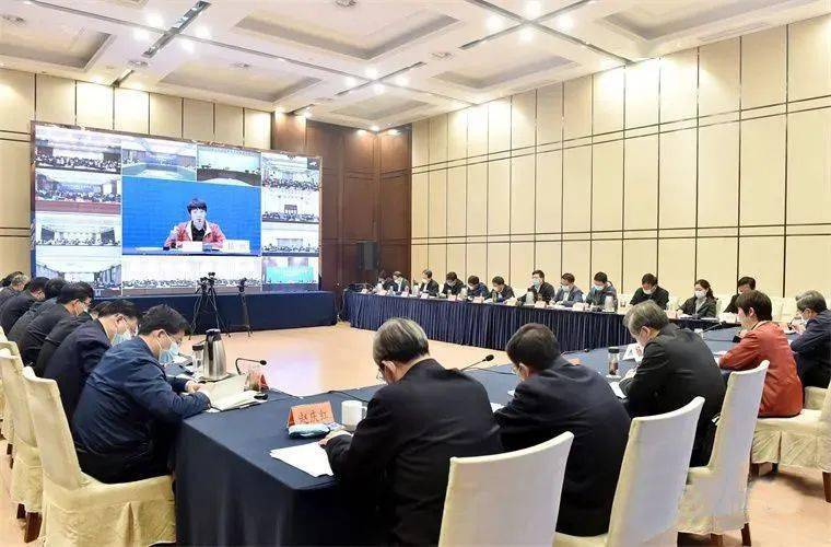 上海市委召开疫情防控专题会议，部署精准防控策略，筑牢城市安全防线