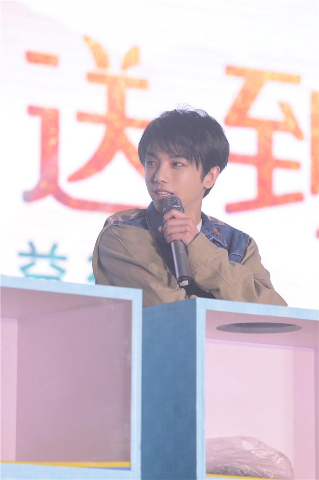 上海市人民政府驻新疆办事处主任，架起东西部合作的桥梁